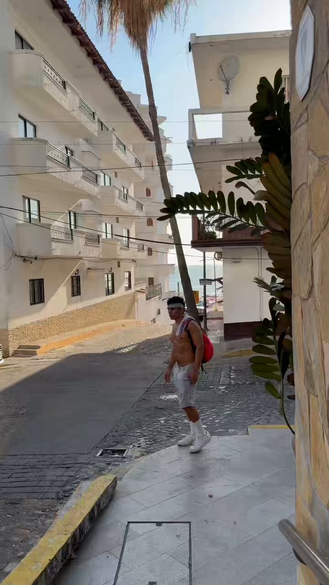 Descubre esta nueva 🎬🍿🤤 Aventuras de un chacal Disfruta cada capítulo y disfruta de las aventuras de este chacal en PV. 😈🥵🔥🏝️ El Chaca Papi