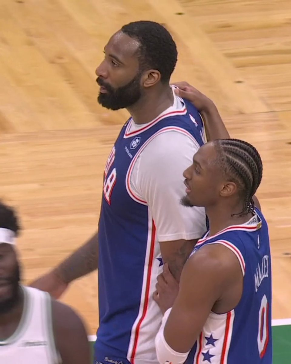Tyrese Maxey to his vet Andre Drummond: "It's okay." ❤️ Great leadership from Maxey trying to keep his team motivated 👏