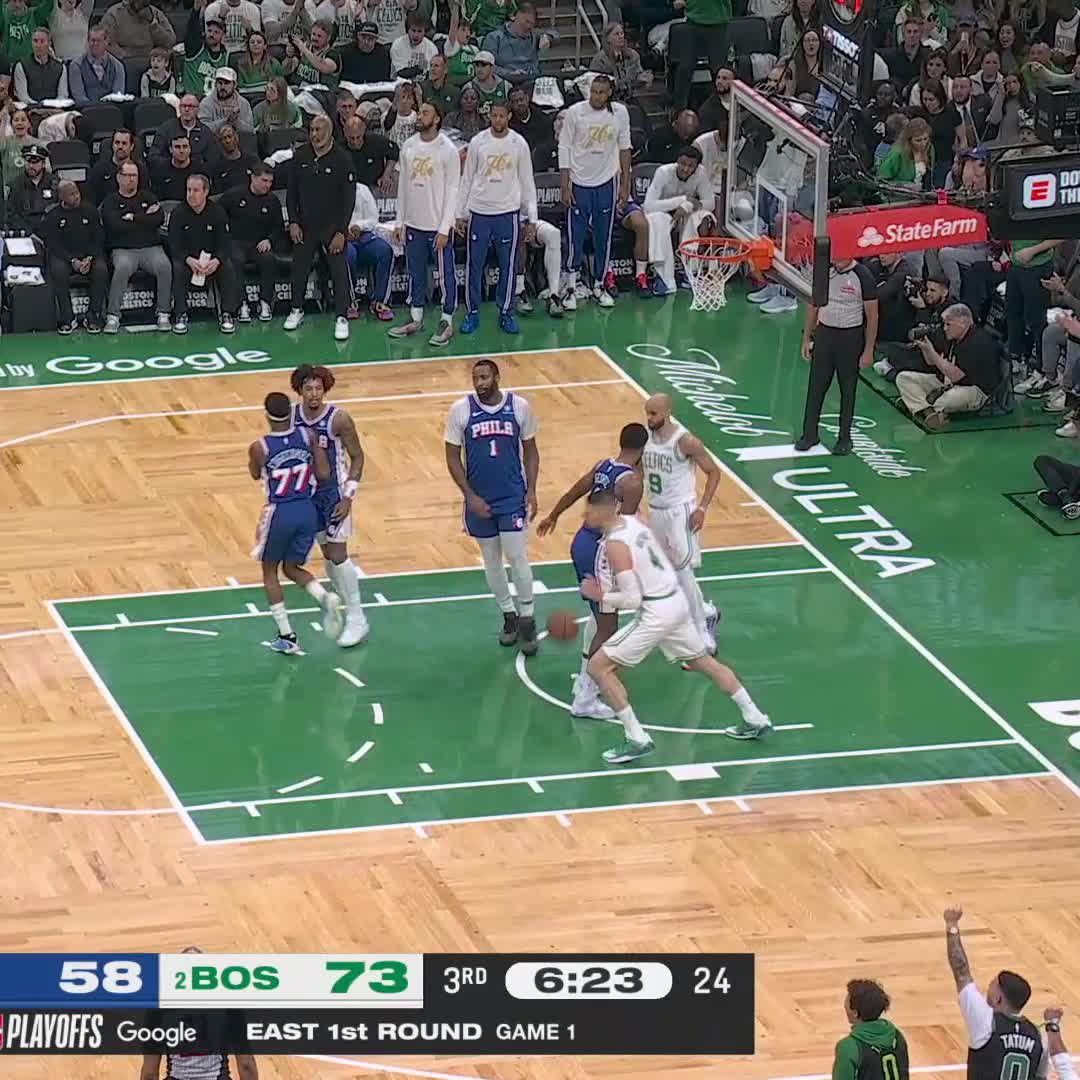 This is why you never give up on a play 👇