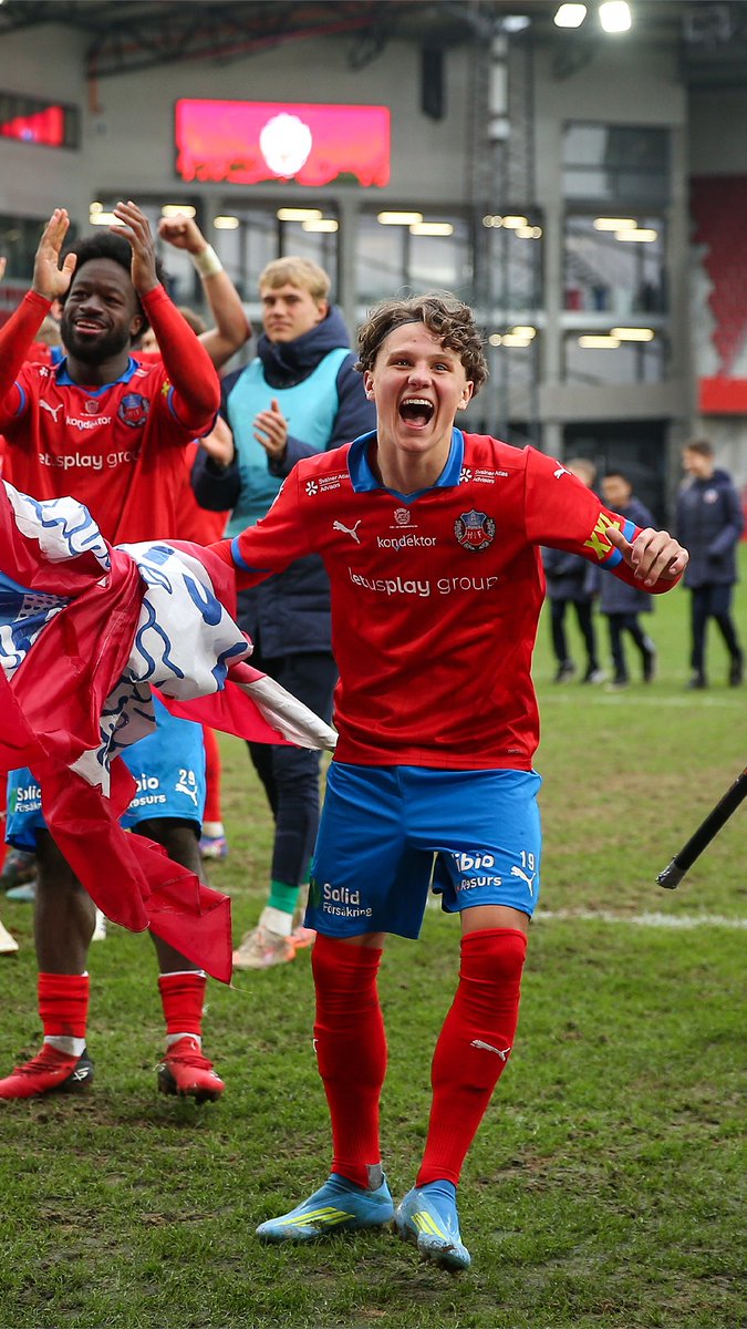 Med detta magiska stöd i ryggen går vi för tredje raka hemmasegern om två veckor. Ni är ovärderliga! ❤️ 🎟️