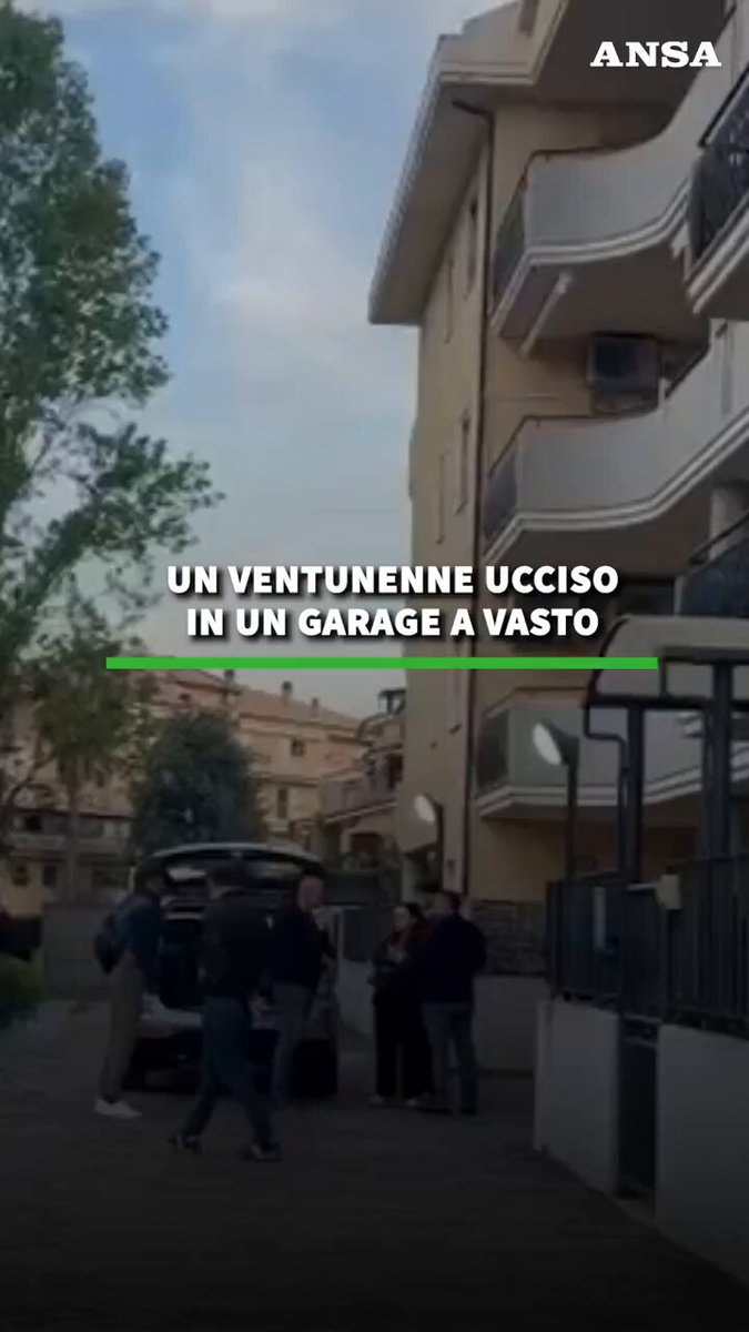 Un ventunenne ucciso in un garage a Vasto. A trovare il corpo sono stati i genitori.#ANSA