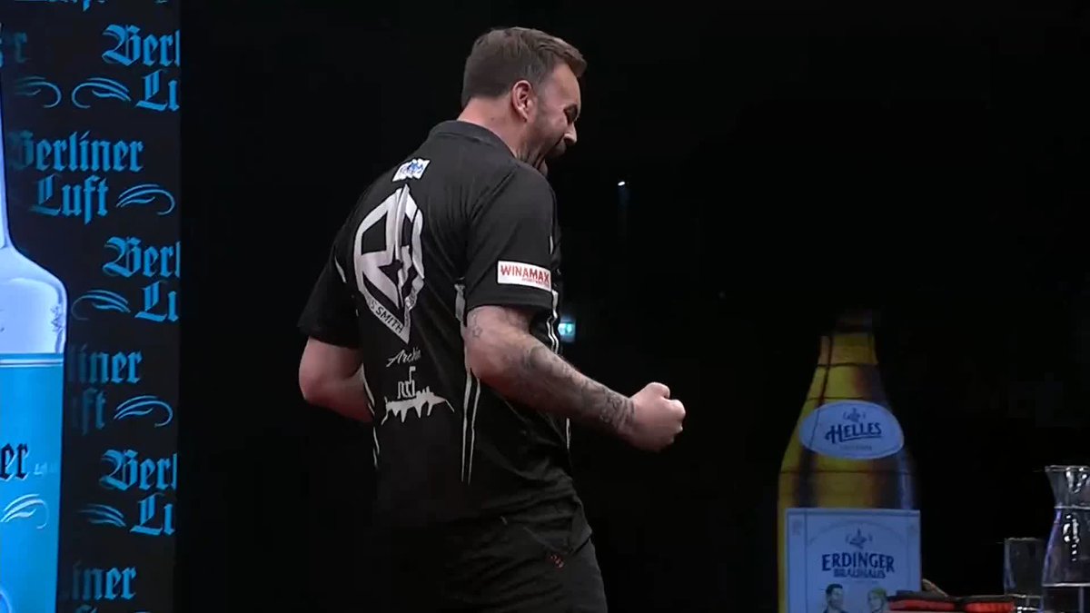 SMITH INTO THE FINAL! Ross Smith is a finalist in Sindelfingen once again, as Smudger beats Krzysztof Ratajski 7-5 to go one game away from glory at the European Darts Grand Prix 📺 #ET5