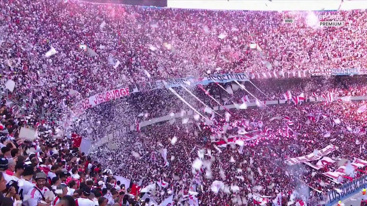 🤯🇦🇷 EL RECIBIMIENTO DE RIVER PLATE PARA EL SUPERCLÁSICO ANTE BOCA JUNIORS. IMPRESIONANTE. 🏟️