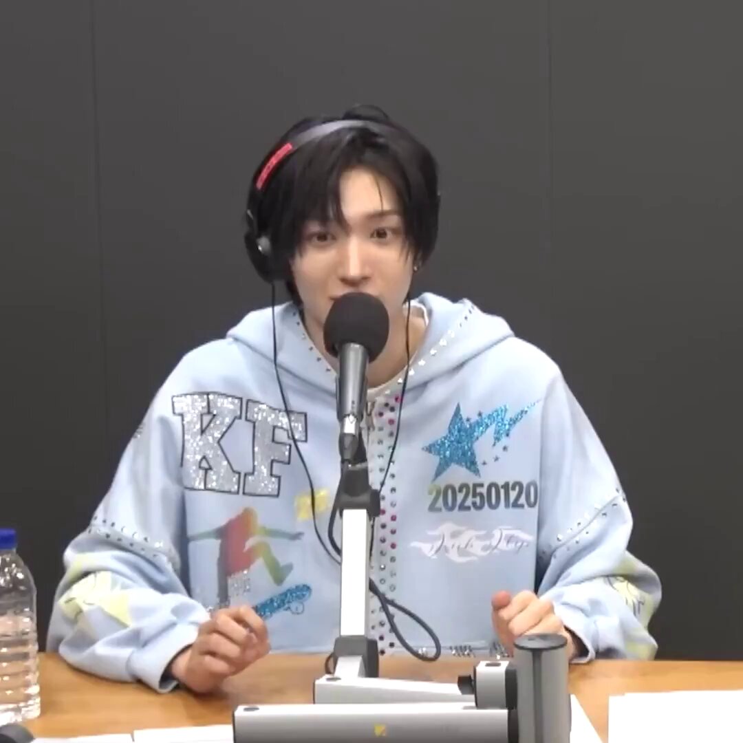 Donghwa decided to join JYP because of TWICE. He said they were really big at the time and the thought of “I want to see TWICE” motivated him to apply and he got in. He once met Nayeon and Jeongyeon at the cafeteria and they were like “It’s a baby, how old are you?” He replied “I’m 13 years old” and they said “You’re really young” He said he liked that moment so much that he still remembers it.