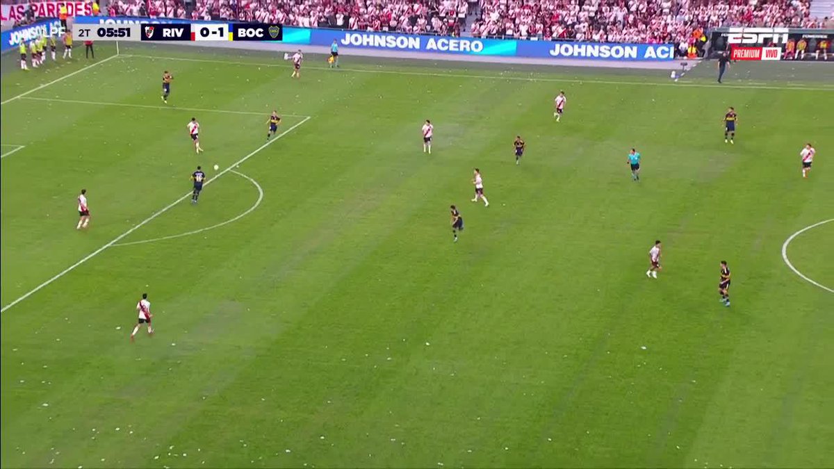 ⚽🔥 ¡QUÉ REGALO DEL FONDO! Rivero la entregó mal en la salida y Merentiel se perdió el segundo de Boca ante River. ▶️ ESPN Premium | Suscribite al Pack Fútbol | #TorneoApertura 🇦🇷