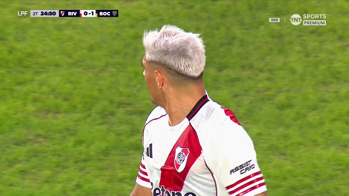 Cómo el árbitro puede ver falta en esta jugada y no en la de Blanco? Dejate de joder