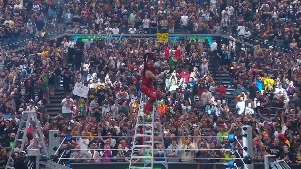 PENTA RETAINS THE IC TITLE!!! 🏆 PENTA EL ZERO M The FIRST HOUR of #WrestleMania is LIVE RIGHT NOW on ESPN!