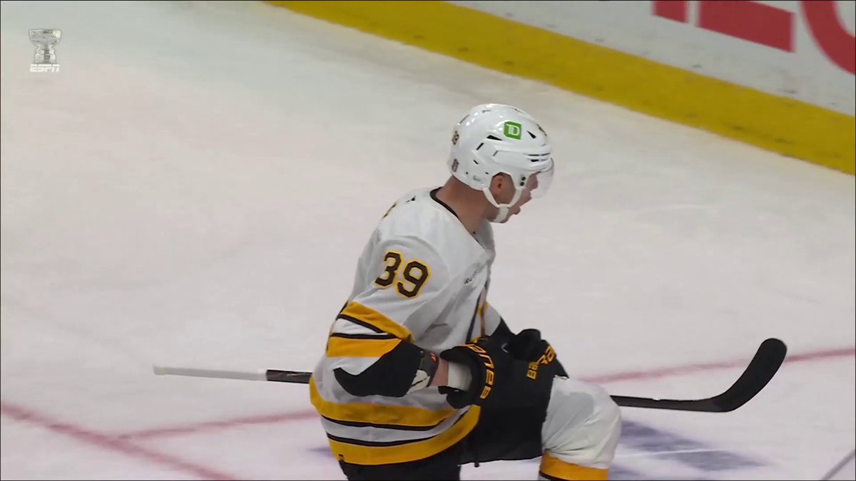 GEEKIE GETS THE PARTY STARTED! 🐻 #StanleyCup 🇺🇸: ESPN 🇨🇦: Sportsnet & TVA Sports 2