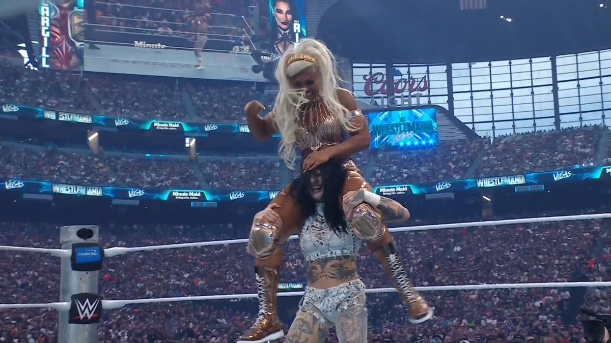 This match is BACK and FORTH!! Jade Cargill | RheaRipley_WWE Stream #WrestleMania LIVE RIGHT NOW on the ESPN app! ➡️