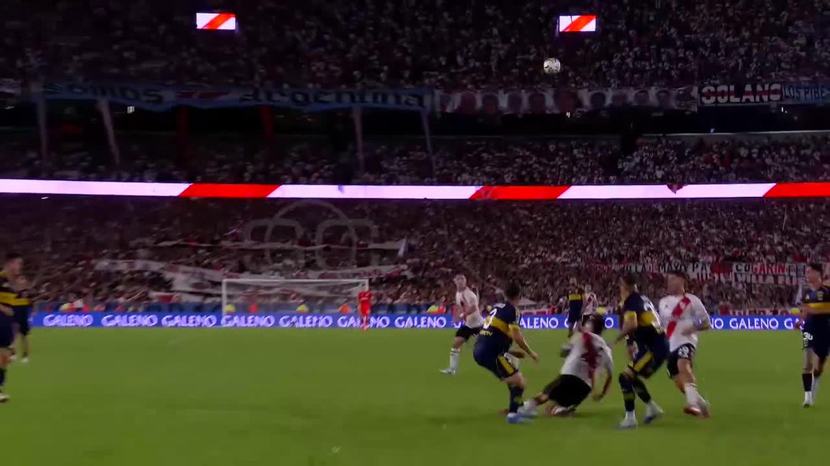 JQJDJSJDJJSS SALAS AGARRÓ LA PELOTA PENSANDO QUE IBAN A COBRAR PENAL 😭😭😭