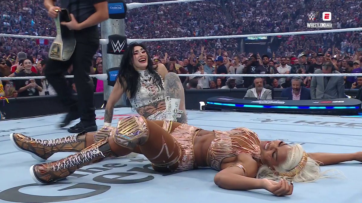 RHEA RIPLEY DEFEATS JADE CARGILL TO BECOME THE WWE WOMEN'S CHAMPION 🤯🏆