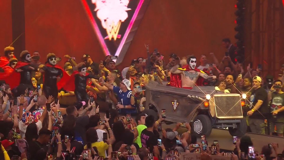 YOU ARE CURSED!! 🪄 A #WrestleMania MOMENT for Danhausen! Stream #WrestleMania LIVE RIGHT NOW on the ESPN app! ➡️