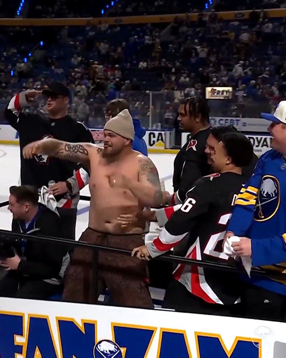 When the Buffalo Bills O-line takes on the FanZam 😂