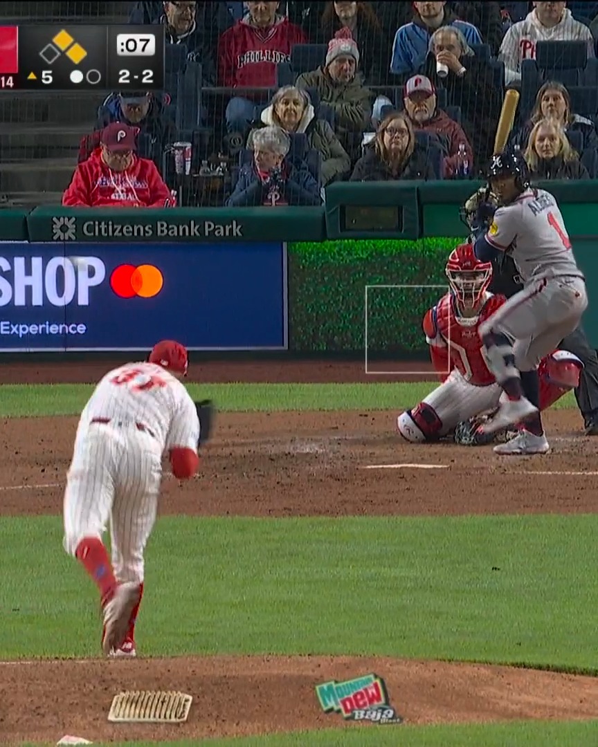 Ozzie Albies extends the lead for the Braves. 👀 📺 Peacock + NBCSN