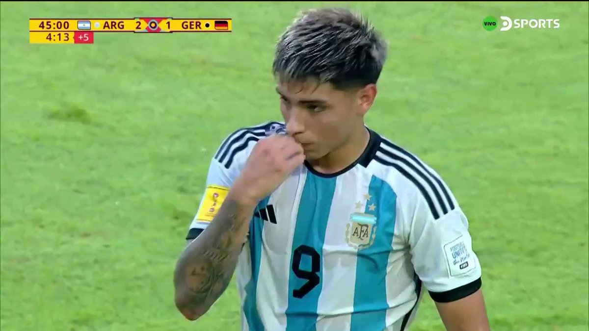 Literalmente el partido de hoy estaba para un nueve de area, es un desperdicio que Ruberto no tenga minutos en River. Literalmente lo dejaron en el limbo cuando pintaba para el próximo Crespo, tiene que salir a ganar rodaje a algún club como Velez.