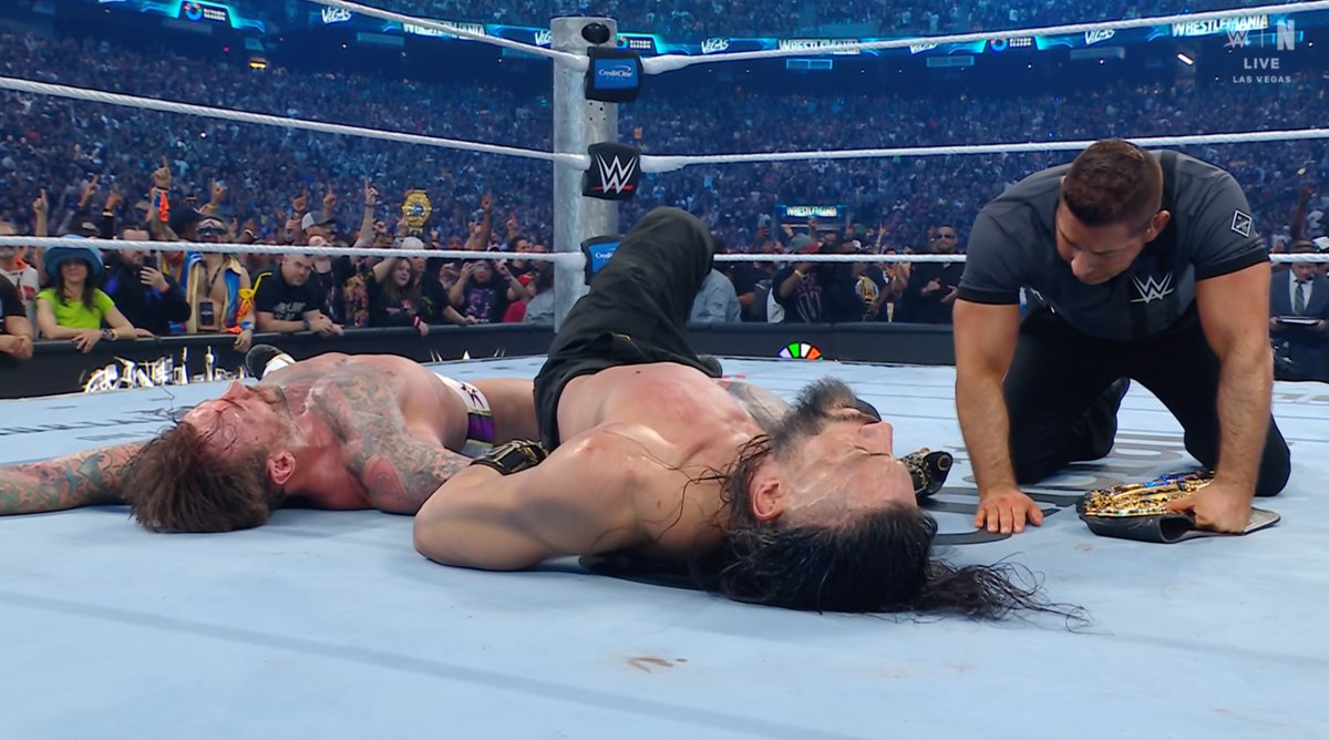 ROMAN REIGNS DEFEATS CM PUNK AND HAS WON THE WORLD HEAVYWEIGHT CHAMPIONSHIP!!! AN UNBELIEVABLE MAIN EVENT 🔥 #WrestleMania