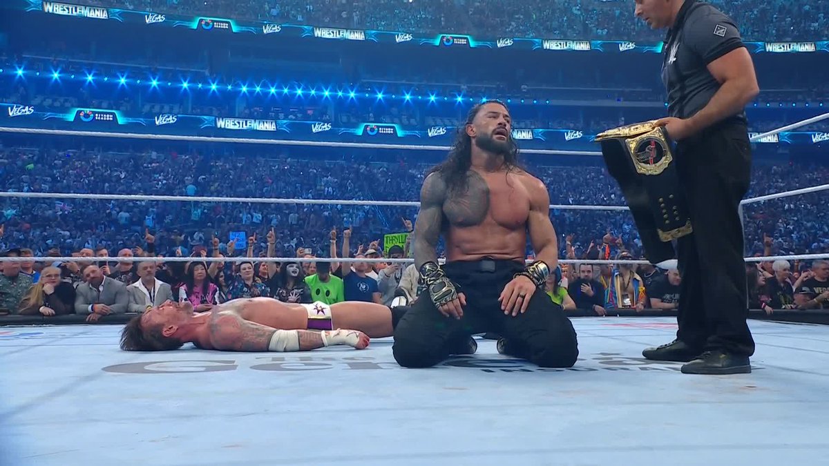 THE ORIGINAL TRIBAL CHIEF ROMAN REIGNS IS THE NEW WORLD HEAVYWEIGHT CHAMPION!!! ☝️ #WrestleMania Roman Reigns