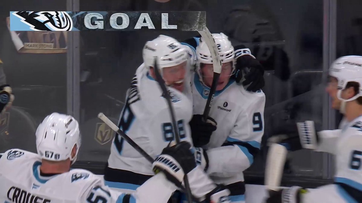 LOGAN COOLEY SCORES THE FIRST #STANLEYCUP PLAYOFFS GOAL IN MAMMOTH HISTORY! 🦣 🇺🇸: ESPN 🇨🇦: Sportsnet &amp; TVA Sports