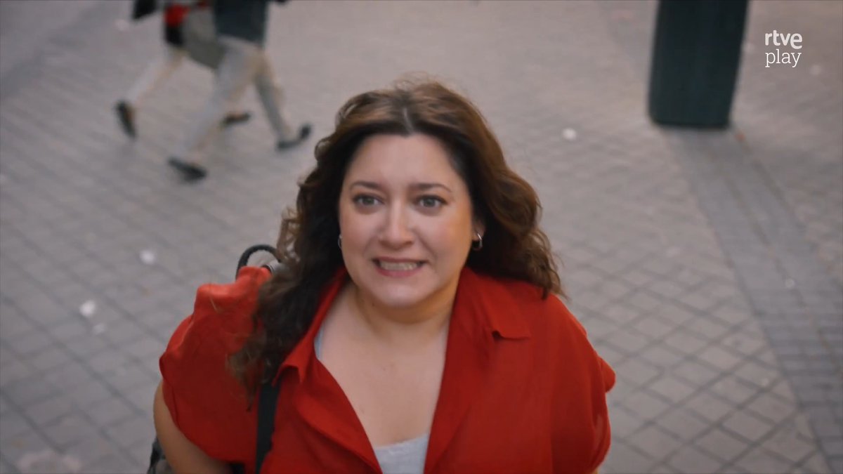 #Audiencias | La 1 LIDERA el domingo y el estreno de 'Barrio Esperanza' arrasa en Prime Time. 👩🏻🏫 La nueva serie de La 1 debuta #LÍDER con un 15,3% de cuota y 1.611.000 espectadores de media. 👩🏻🏫 Más de 4,7 millones de espectadores vieron la ficción en algún momento. 👩🏻🏫 No te pierdas el nuevo capítulo este próximo miércoles después de 'La Revuelta'. #ImparablesRTVE
