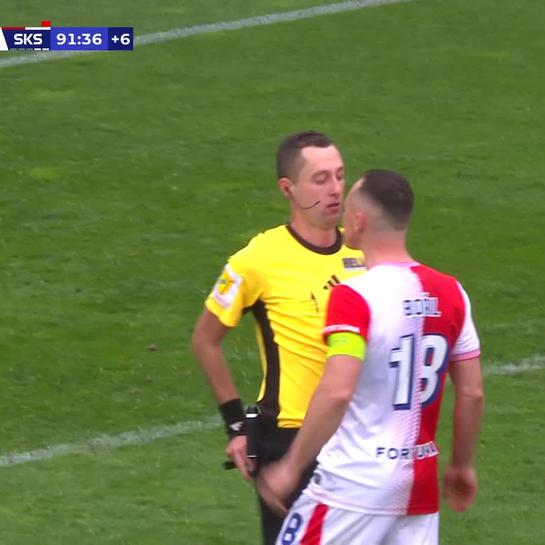 Ostatnie 5 minut Hradec Kralove- Slavia Praga: Slavia strzela gola, VAR go skreśla. Dwie minuty później czerwona dla gracza Slavii. Minutę później VAR przyznaje karnego dla gospodarzy. Kapitan Slavii nie wytrzymuje i chce udusić sędziego :)