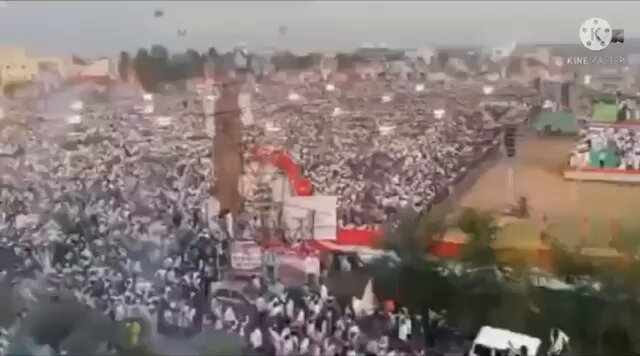 Mr. నల్లబాలు గారు నాడు ఆనాటి ముఖ్యమంత్రి కేసీఆర్ సొంత నియోజకవర్గం గజ్వేల్ లో నాటి పీసీసీ అధ్యక్షుడు రేవంత్ రెడ్డి గారు సభ పెడితే ఇసుక వేస్తే రాలనంత జనం హాజరు అయ్యారు.. సభ ల గురించి జనాల గురించి మీరు మాకు చెప్పడం కాదు.. లక్షల జనం కాంగ్రెస్ పార్టీకి మద్దతుగా వచ్చి బ్రహ్మరథం పట్టినరు..