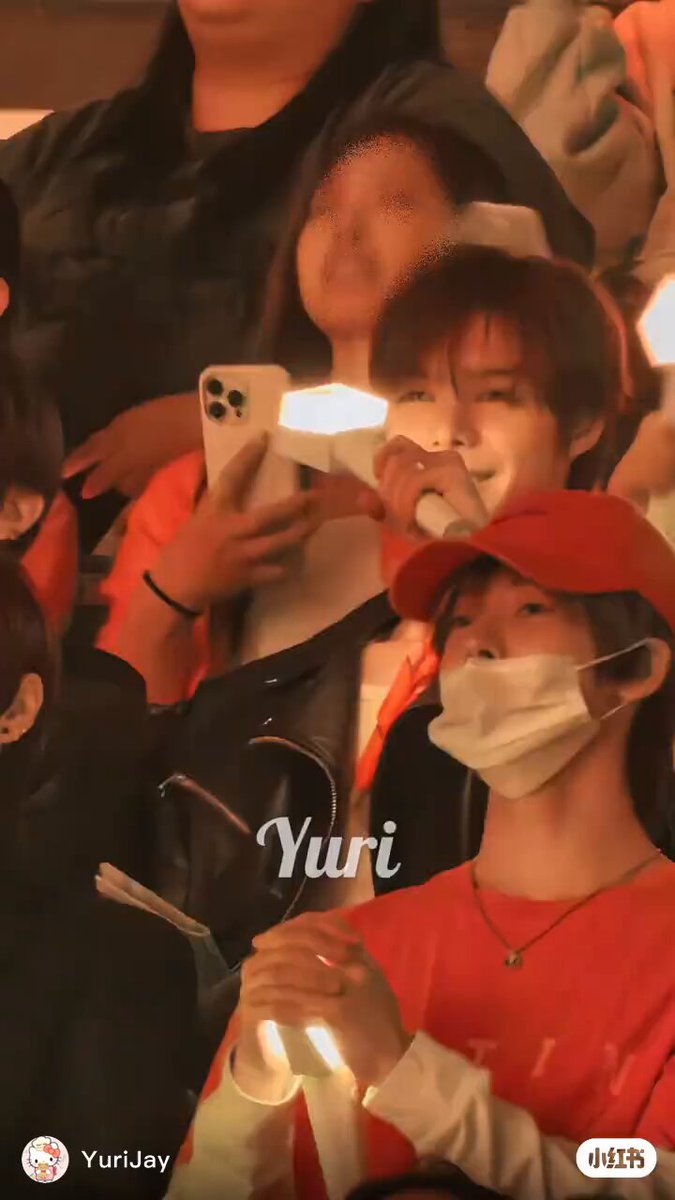 90s Class Weverse Post — #JUSTIN 🩶: Justin how was EXO’s concert yesterday? 🐻: it was soooo much fun!!! ❤️‍🔥❤️‍🔥 like i said before, you can see in every fancam that he looked genuinely so happy… and he probably replied to this grinning 😭 #SMTR25