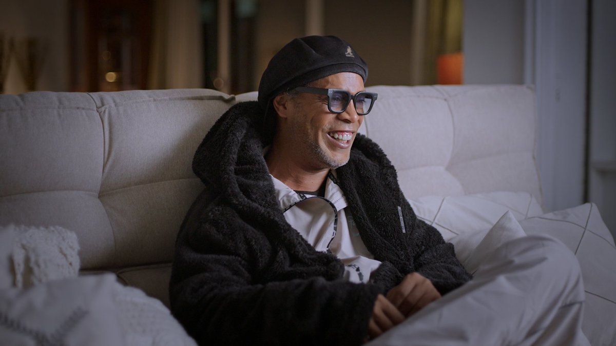 E o dia em que o Ronaldinho Gaúcho ganhou um leitão como prêmio de um campeonato na prisão? Rei do rolê aleatório.