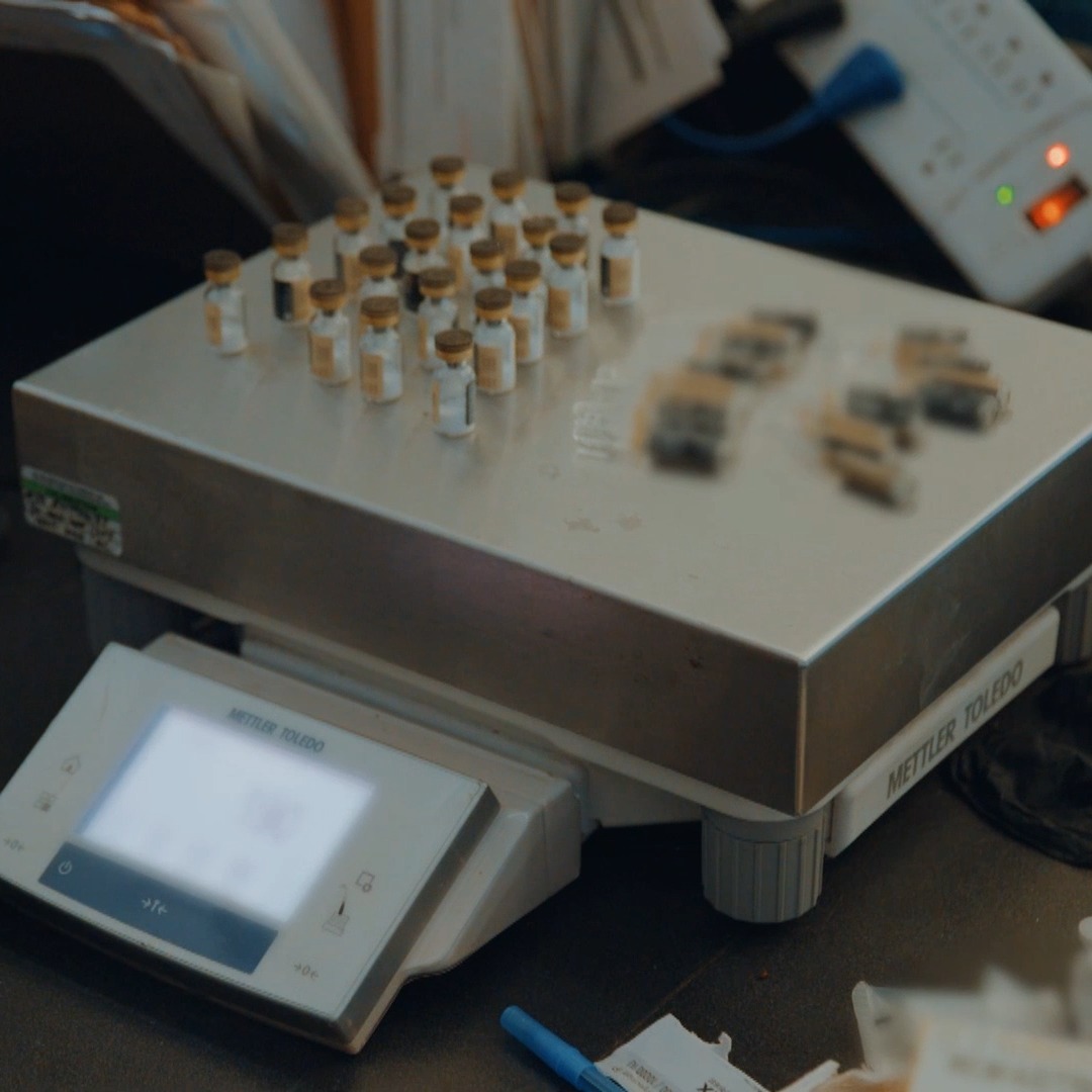 Officers uncover 700 grams of testosterone from a traveler, despite a legal limit of just 2.5 grams 👀 Catch a new #Contraband: Seized at the Airport tonight at 8P on Discovery.