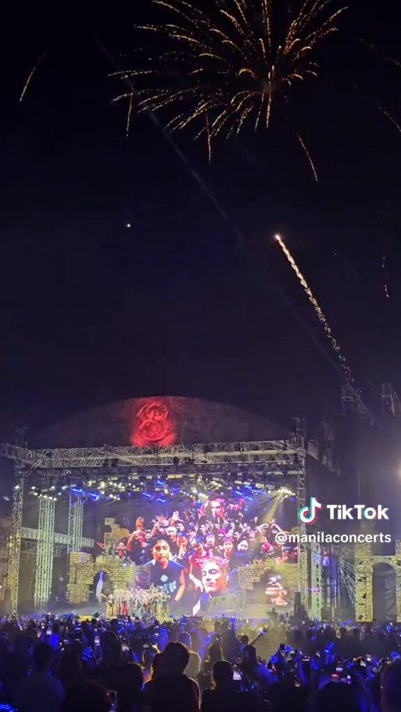 Ang cute ng part neto sa SFTS 😭 Pablo: SB19, A’tin, SING!!! Tapos lahat sabay sabay sumunod sa utos ng Pinuno 🥹😭 SB19 Official #SB19 #WakasAtSimula #SB19WaS #WaSTheFinale