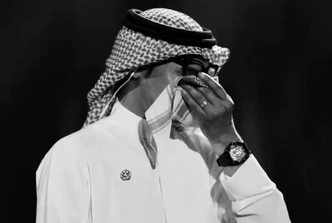 أنا القاسي وأنا الوجدان بها الأسرار ما تفصّح أنا فاقد شعور أحيان أنا للحب ما أصلح !