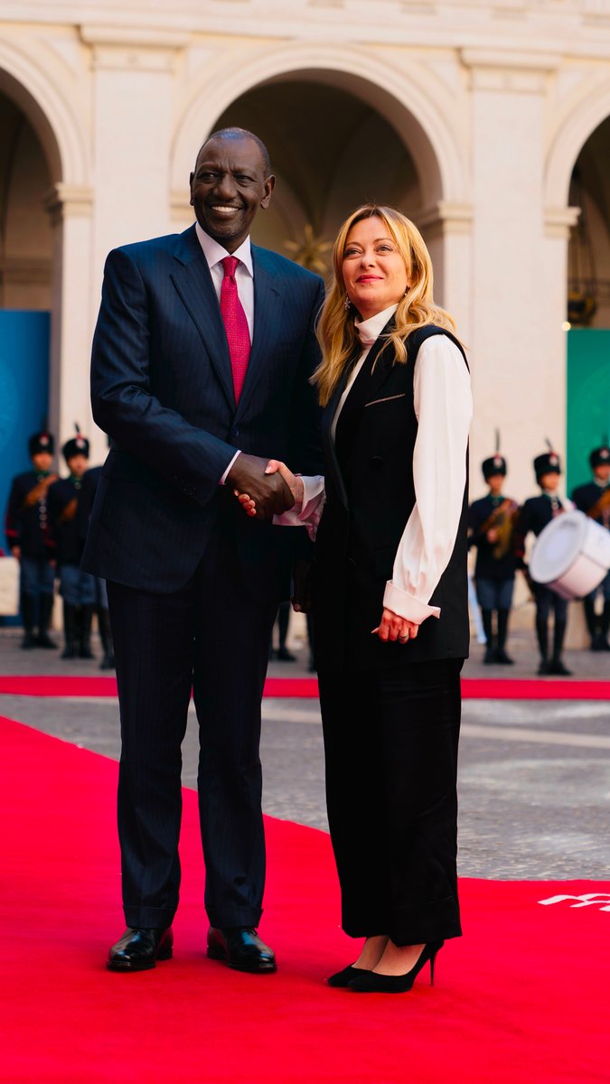 Sono molto contenta di aver accolto oggi a Palazzo Chigi il Presidente della Repubblica del Kenya, William Samoei Ruto, PhD, e di aver avuto la possibilità di fare con lui il punto sui tanti fronti di cooperazione che uniscono Italia e Kenya e sulle opportunità che abbiamo per renderli ancora più forti.