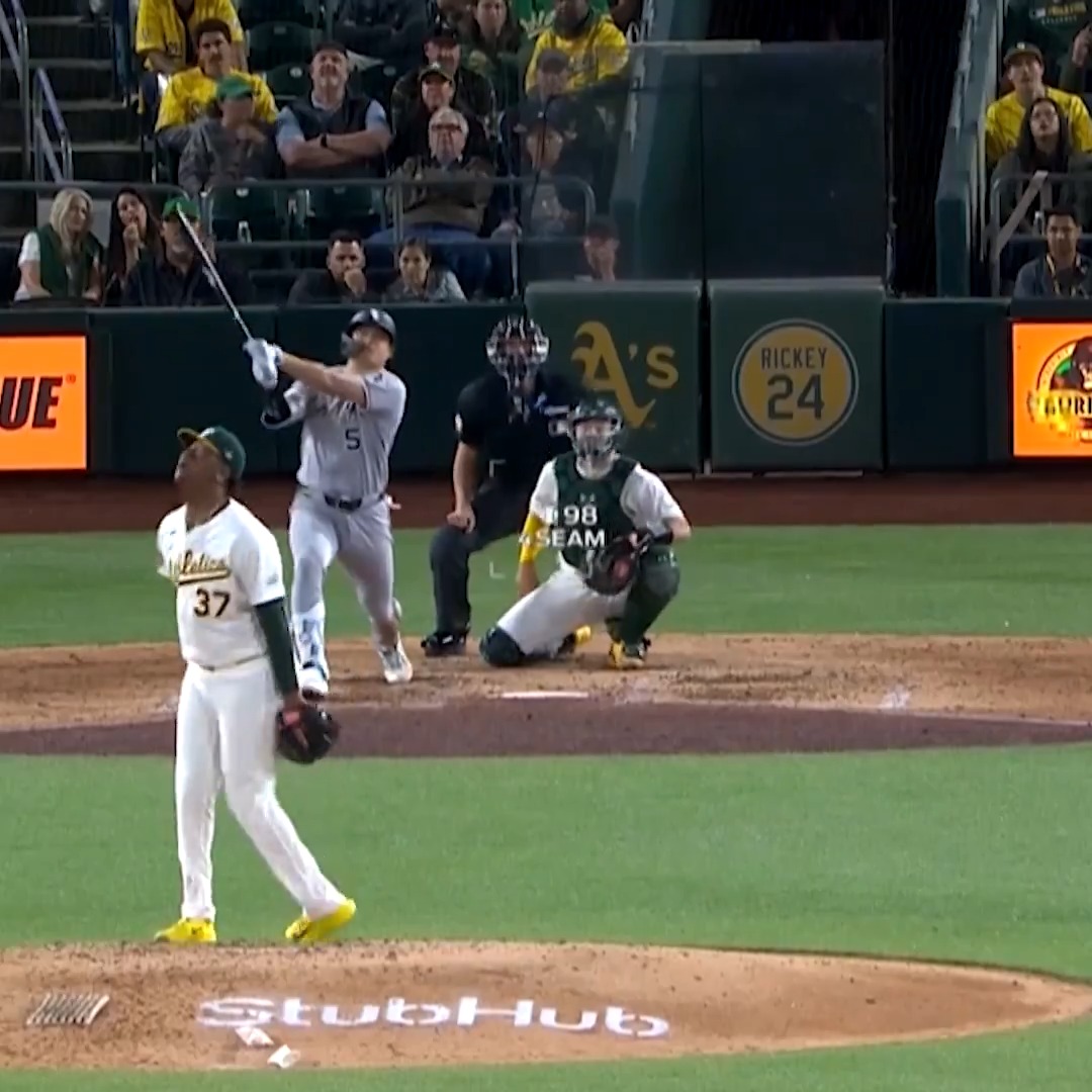 The bat speaks louder than words 💥 Every Mune at-bat is must-watch TV ➡️