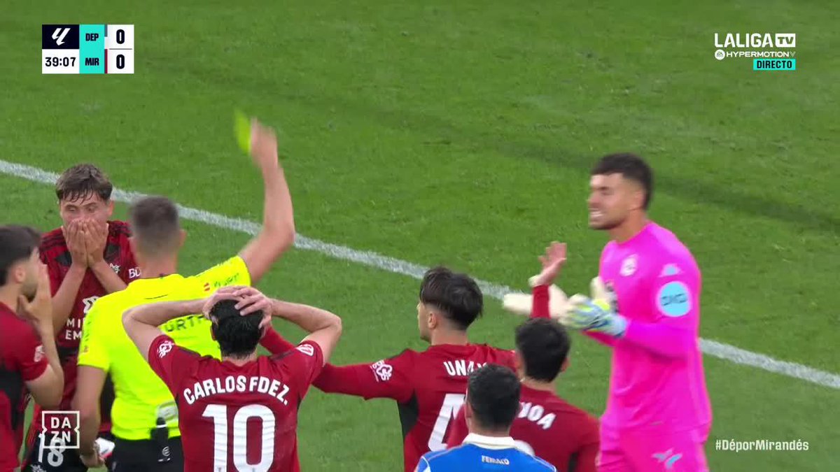 ¡EL MIRANDÉS PEDÍA LA ROJA PARA ÁLVARO FERLLO!🟥 Así fue la acción del guardameta del Deportivo de La Coruña que propició el penalti a favor de los visitantes🤯 #LALIGAHYPERMOTION
