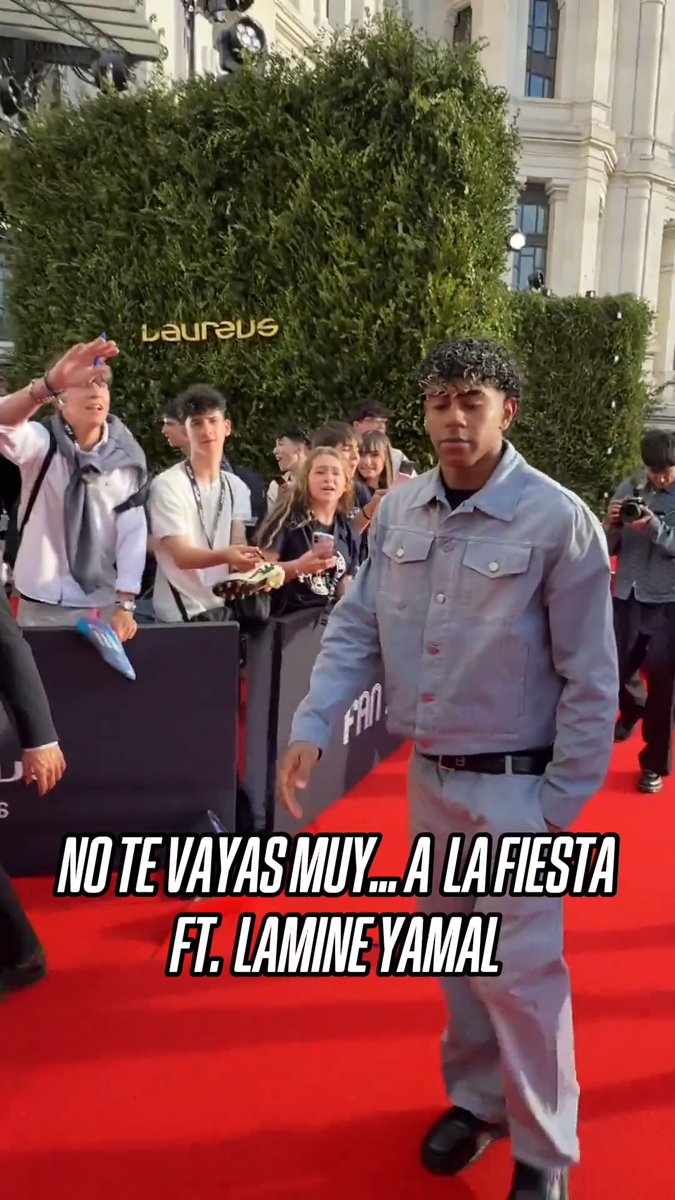 Todos de traje y Lamine Yamal... 😨 Ojito a su outfit en la alfombra roja de Laureus 😳