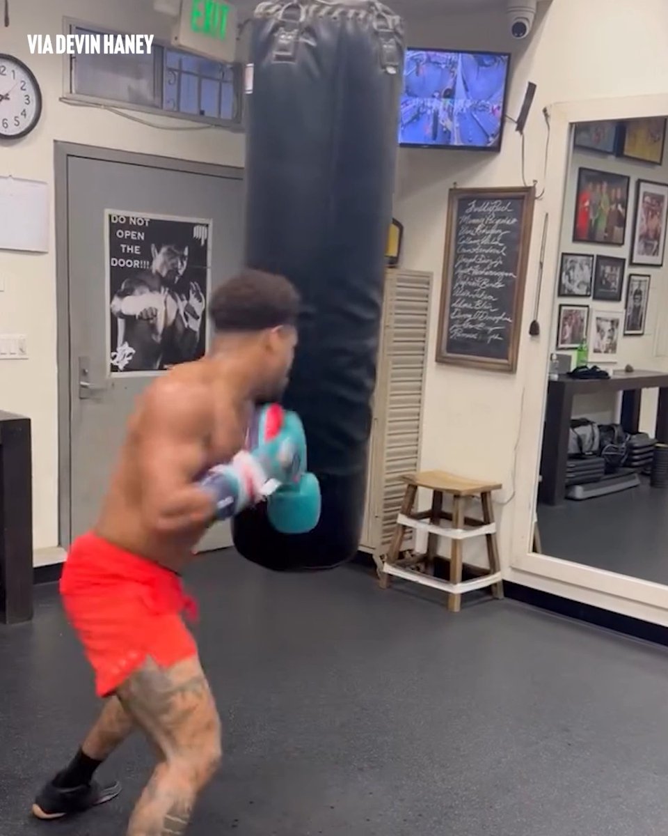 Proper bag session for Devin Haney as he awaits his next fight date 😤