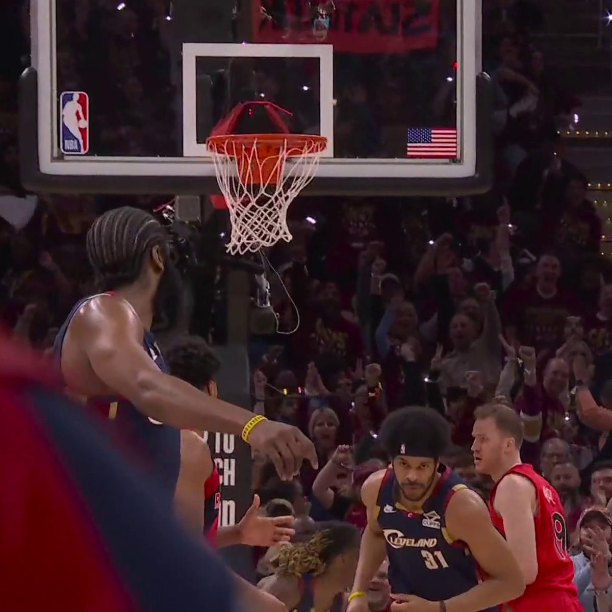 Harden dropped Scottie Barnes and got the crazy three to go down 😳
