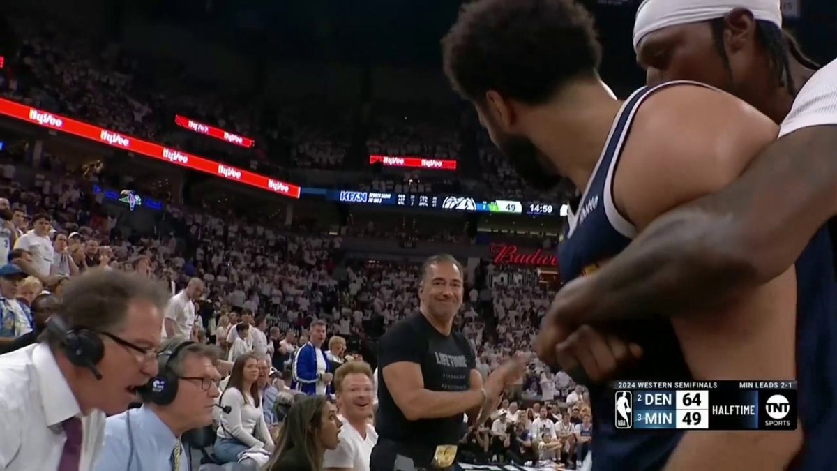 Jamal Murray just hit his second half-court buzzer beater at halftime against the Timberwolves in the playoffs. The first one from 2024: