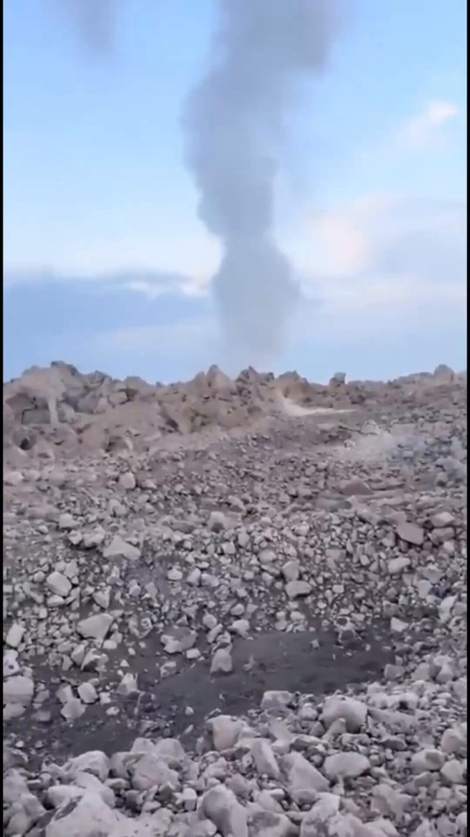 Terrifying footage shows hikers caught in an eruption after climbing to the crater of Santiaguito Volcano in Guatemala yesterday. Giant rocks were falling everywhere. This was a near fatal mistake. They are incredibly lucky to be alive.( April 20)