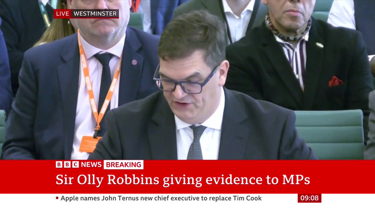 There was a "generally dismissive attitude" towards Peter Mandelson's vetting clearance, Sir Olly Robbins tells MPs The focus was on getting Mandelson out to Washington "quickly", he adds Follow live: