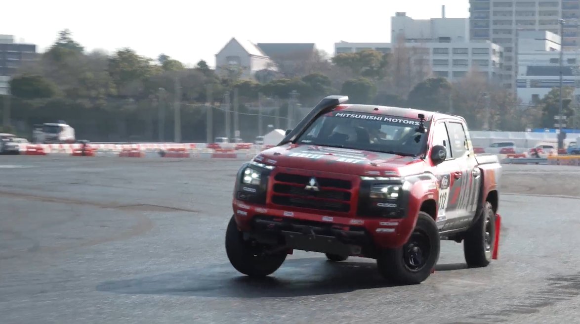 モータースポーツジャパン2026 in横浜 トライトン ラリーカー AXCR2025 優勝車のデモラン🎥 #MSJ2026 #RALLIART