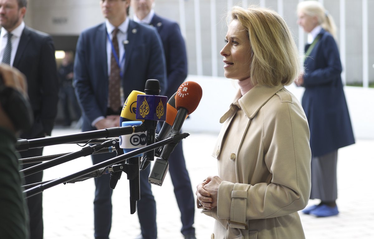 We expect some positive decisions tomorrow on the €90 billion loan to Ukraine. This would show that our support for Ukraine remains strong and that Russia cannot outlast Ukraine. My doorstep ahead of today’s Foreign Affairs Council ↓