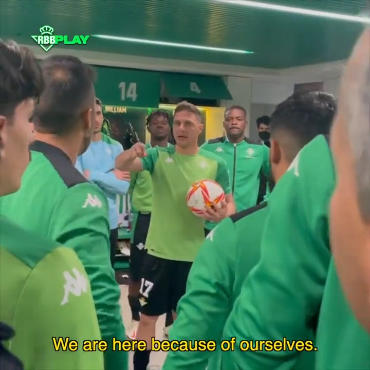 🏆🇪🇸 In 2022, Real Betis won the Copa del Rey which ended their 17 year trophy drought. In the semi-final, club captain Joaquin delivered an incredible speech for the team. This is leadership. 💚👏