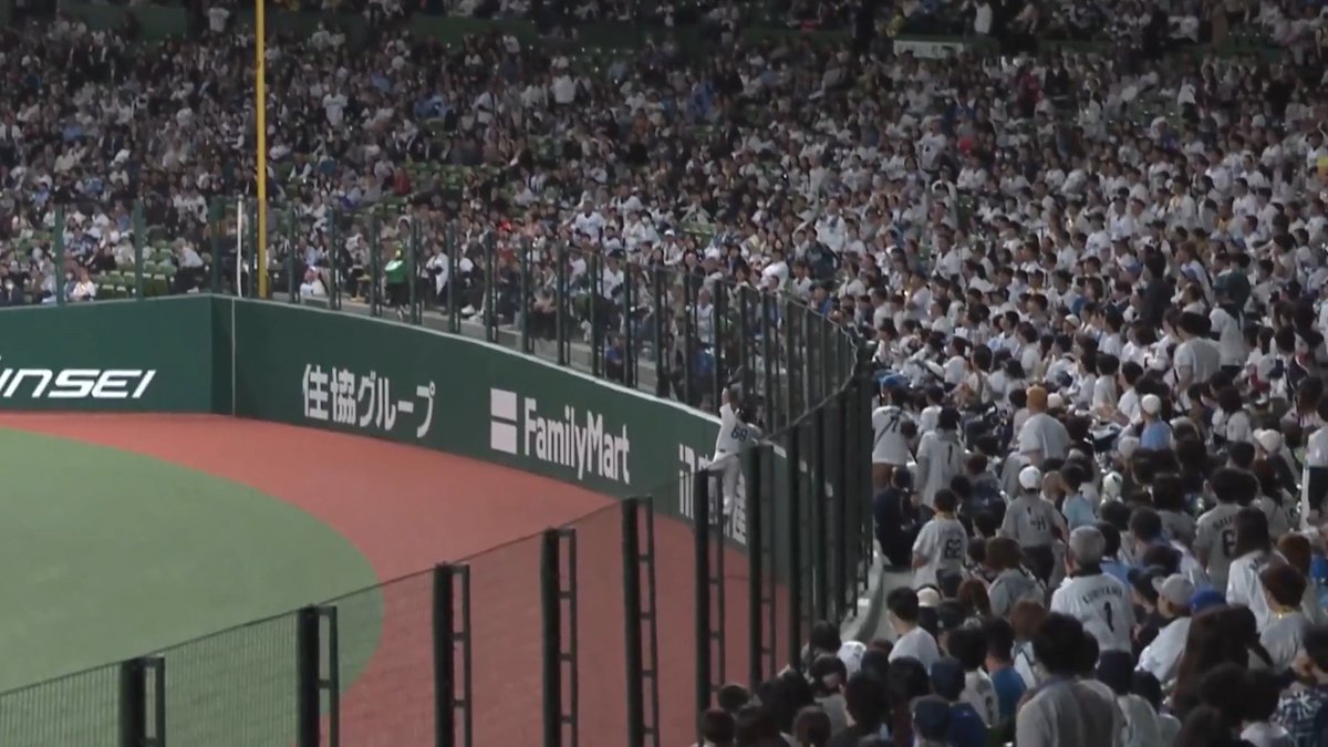 埼玉西武 岸潤一郎 選手の大ファインプレー👏 ナイスジャンピング✨ 👇ライブ配信はこちら