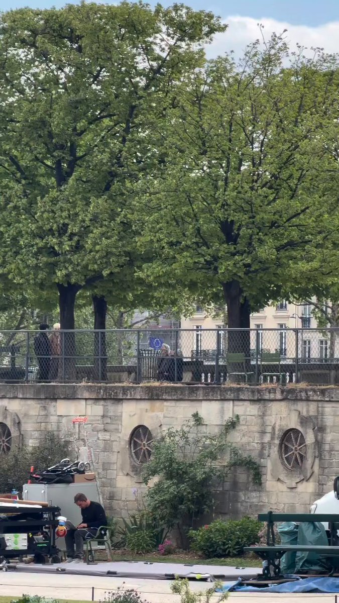 They’re on a date