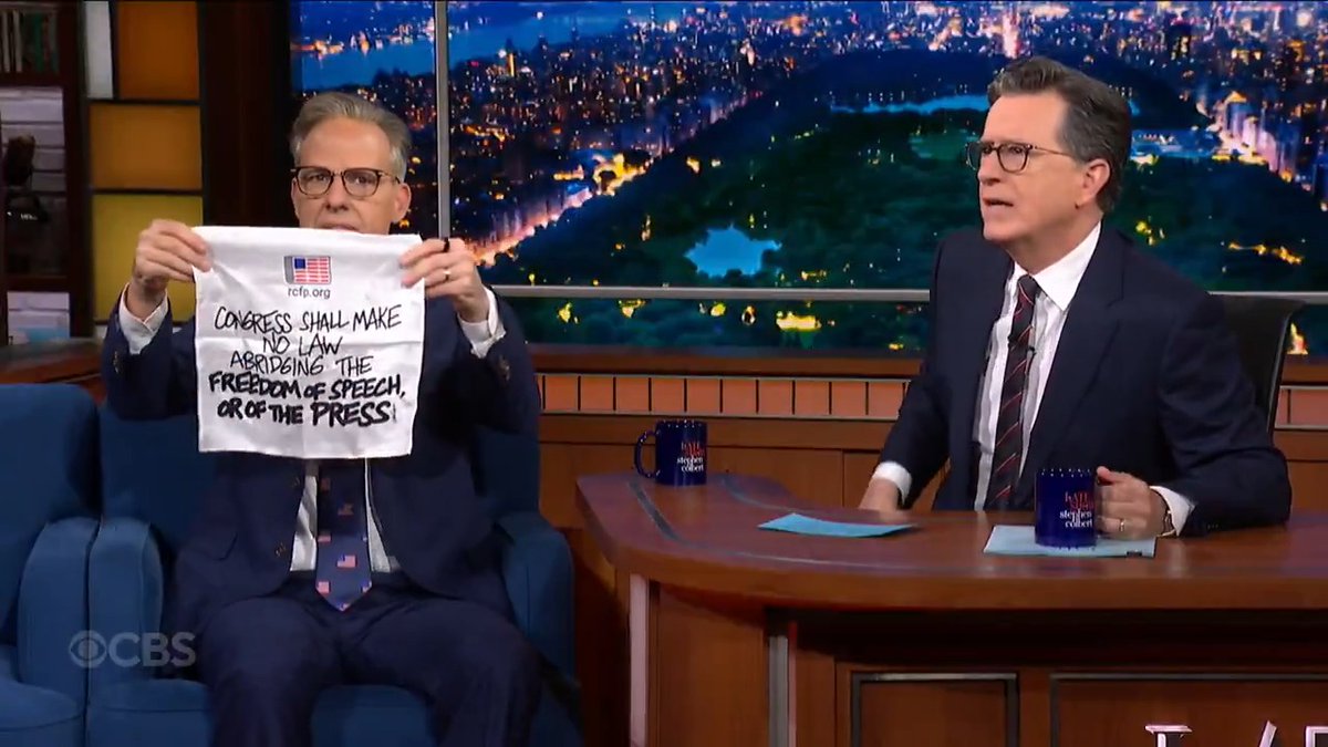 ‼️ Reporters Committee for Freedom of the Press made its late-night debut yesterday when Jake Tapper 🦅 showed off some of our new First Amendment merch collection on The Late Show! Get some of your own and support a free press below: