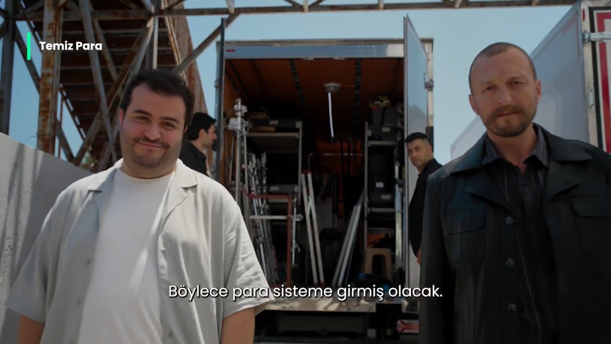 "Ama çok kötü bir senaryo olsun ki film batsın." Yeni #tabiiOrijinal dizisi #TemizPara 24 Nisan'da sadece #tabii'de! 💚