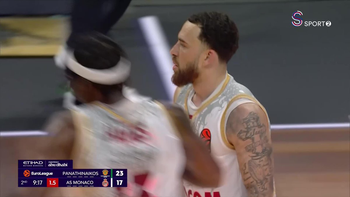 Mike James yoğun savunma altında üçlüğü buldu! 🔥