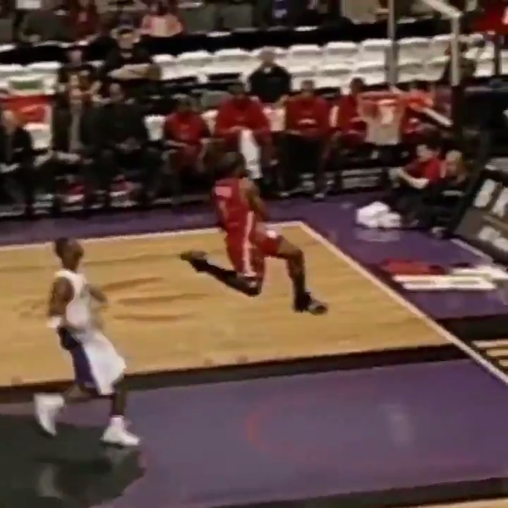 Josh Smith with one of the loudest windmills ever in 2005.