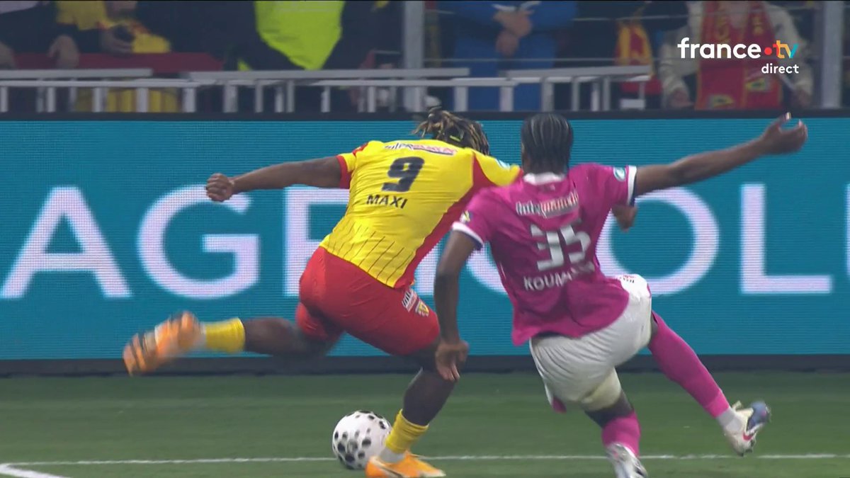 ⚽️ 𝗕𝗨𝗨𝗨𝗧𝗧𝗧 ! Matthieu Udol 🇫🇷 Saud Abdulhamid en passeur décisif dans cette 1/2 finale de Coupe de France ! 👏🇸🇦 35’ | 🟡 RC Lens 3 - 1 Toulouse 🟣 (CDF)