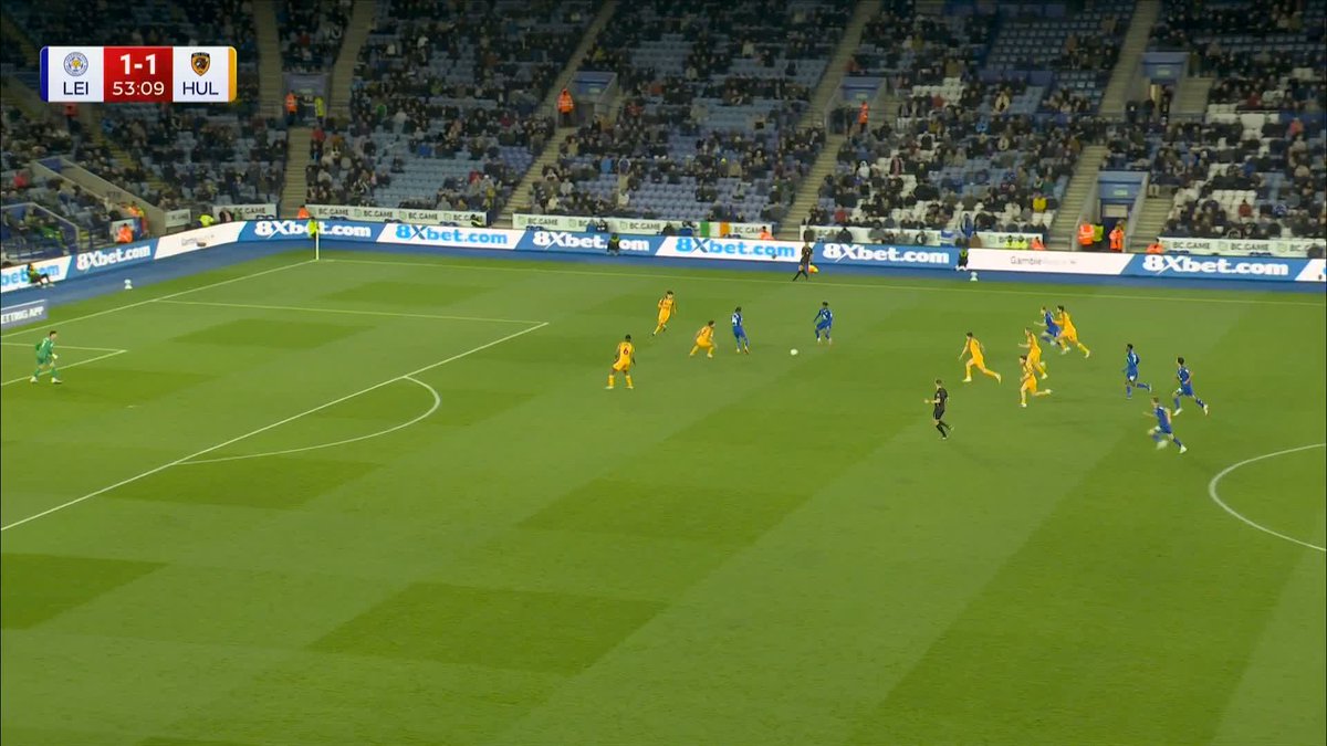 Leicester have turned it around! 🔁 Luke Thomas with a HUGE goal for the Foxes! 🦊
